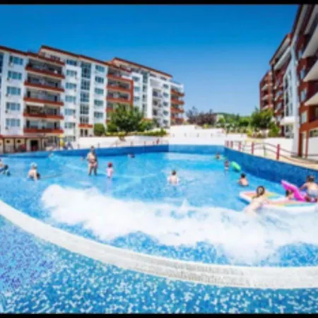 2-комнатные у моря 10 бассейнов Crown Noks Apartman Szveti Vlasz