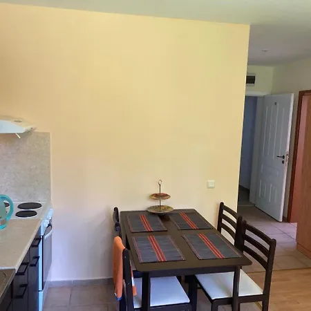 Apartman 2-комнатные у моря 10 бассейнов Crown Noks