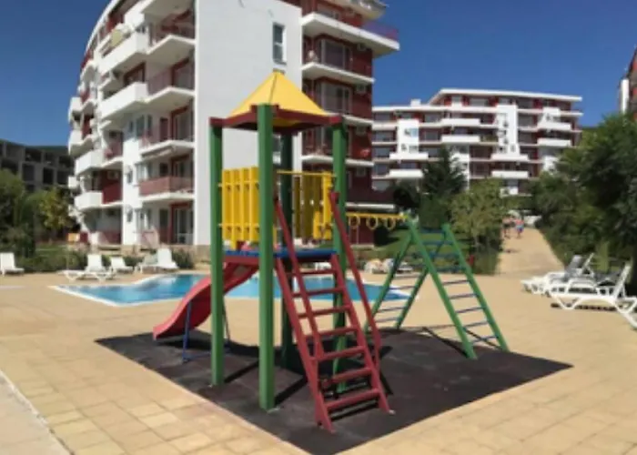 2-комнатные у моря 10 бассейнов Crown Noks *