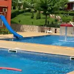 2-комнатные у моря 10 бассейнов Crown Noks Daire *