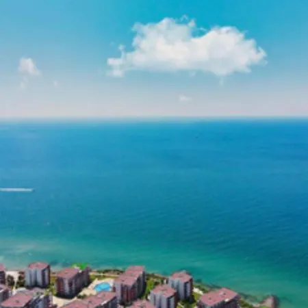 2-комнатные у моря 10 бассейнов Crown Noks Apartament *
