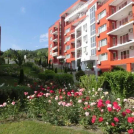 Apartman 2-комнатные у моря 10 бассейнов Crown Noks *