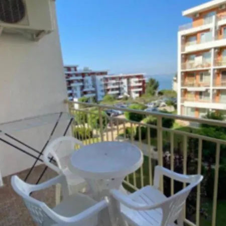 Apartment много бассейнов и рядом море