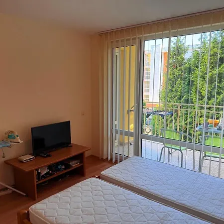 Apartment 2-комнатные у моря 10 бассейнов Crown Noks Sveti Vlas