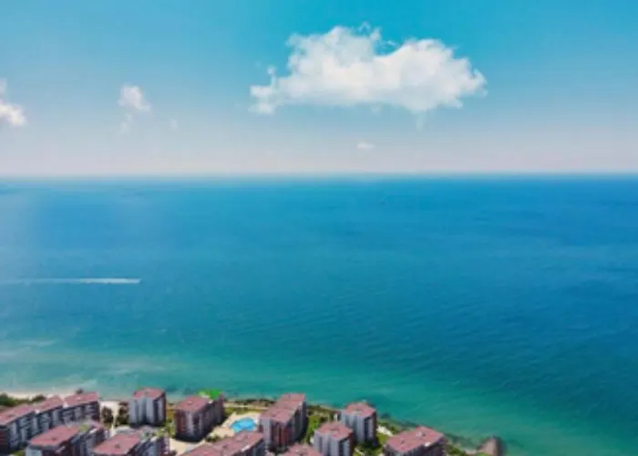 2-комнатные у моря 10 бассейнов Crown Noks Apartman *