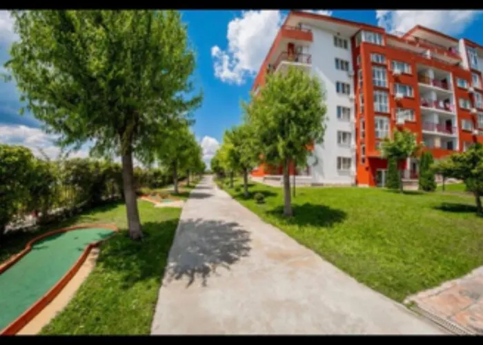 2-комнатные у моря 10 бассейнов Crown Noks