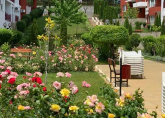 2-комнатные у моря 10 бассейнов Crown Noks Apartman Szveti Vlasz