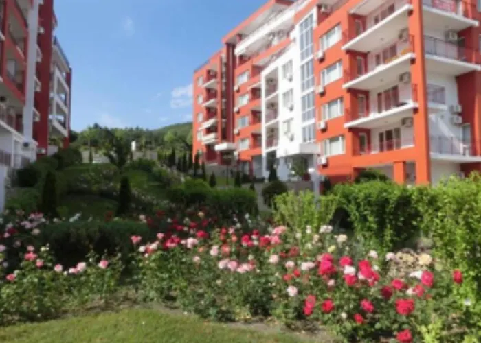 Apartman 2-комнатные у моря 10 бассейнов Crown Noks *