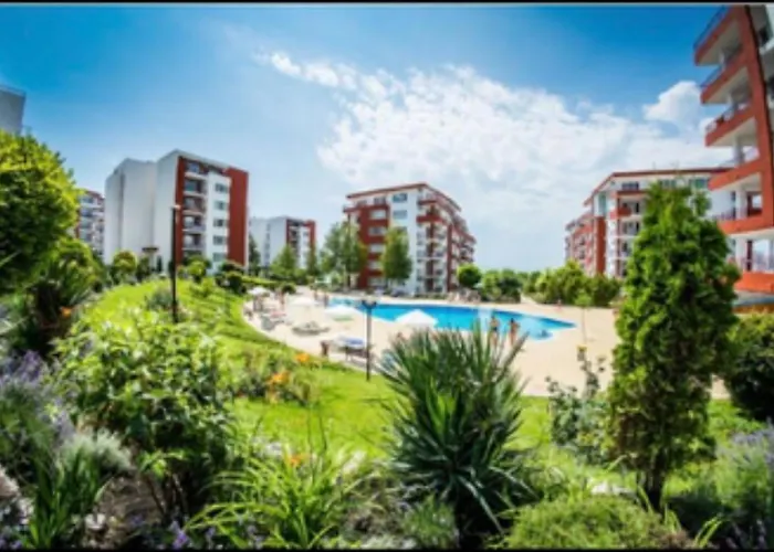 2-комнатные у моря 10 бассейнов Crown Noks Szveti Vlasz