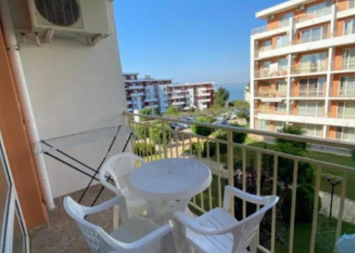 Apartman 2-комнатные у моря 10 бассейнов Crown Noks